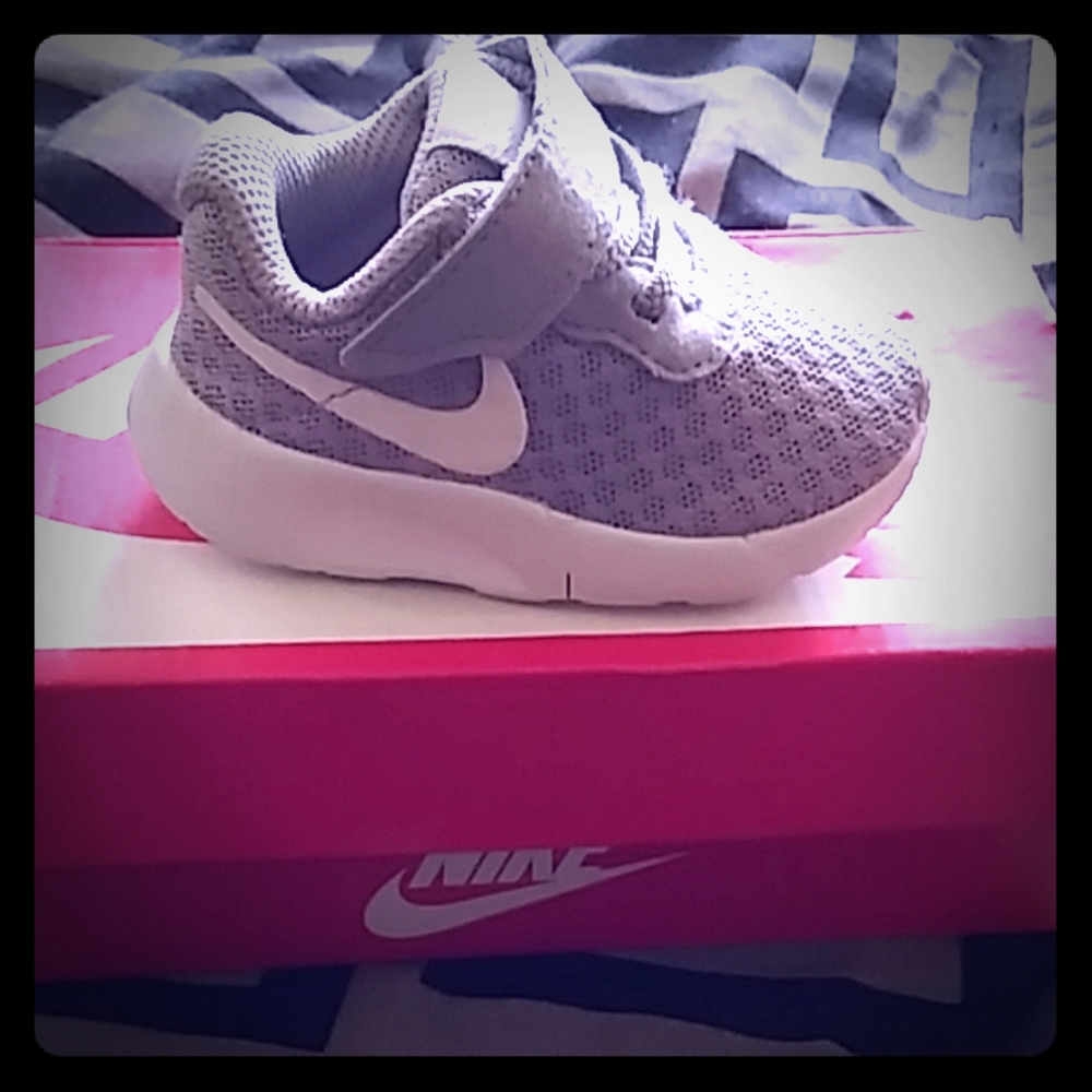 Unisex nike shoes